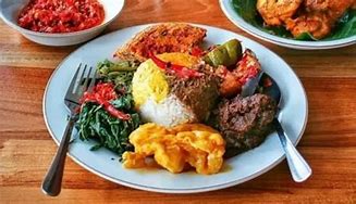 Selengkap Atau Sepiring Makanan Di Rumah Makan